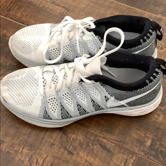 Nike’s - Picture 2 of 4